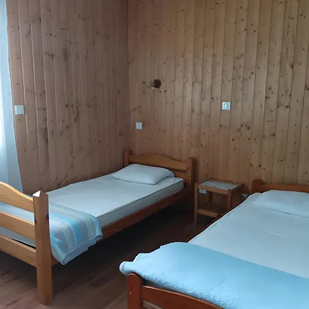 Nature Avec Grand Jardin Chalet Tence